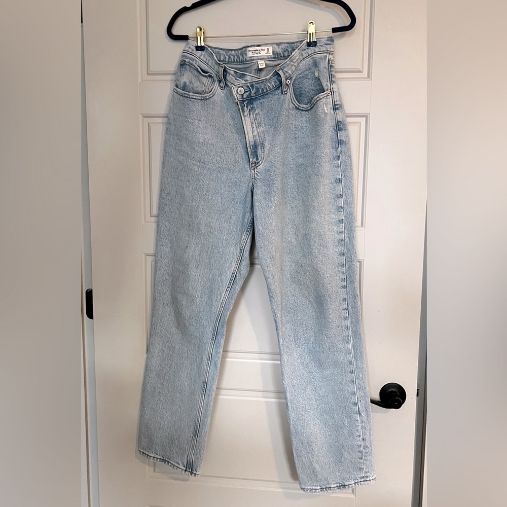 Abercrombie 90s Straight Ultra High Rise Asymmetrical Zipper Curve Love Size 30